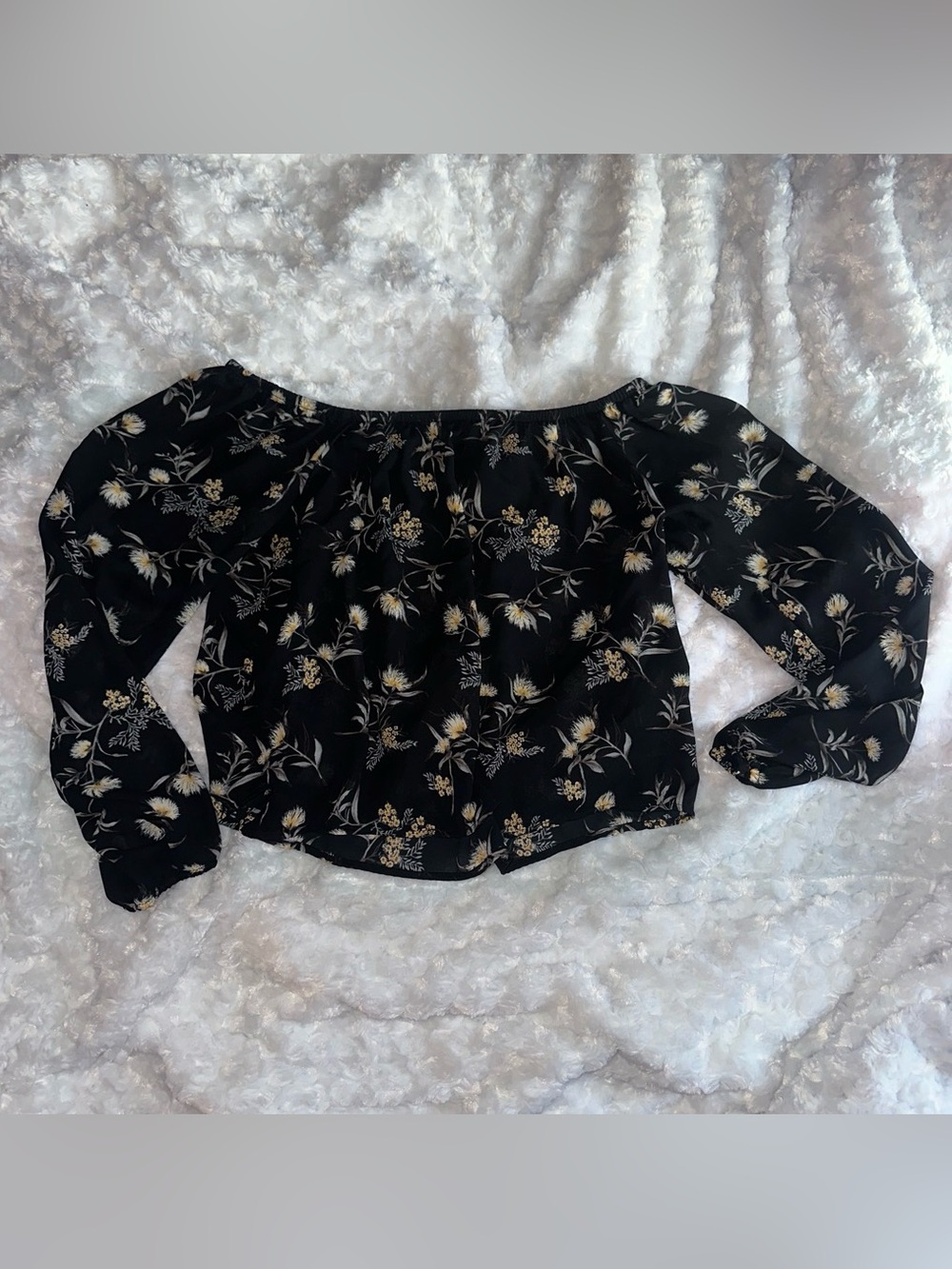Forever 21 Black Floral Off-the-Shoulder Blouse